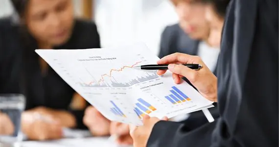 business-consultant-2