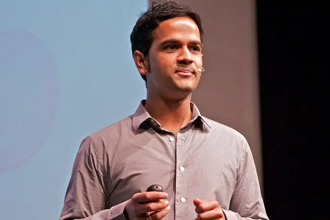 raj-dey-queens-award