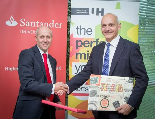 8a10a713a9c30610_800x800ar