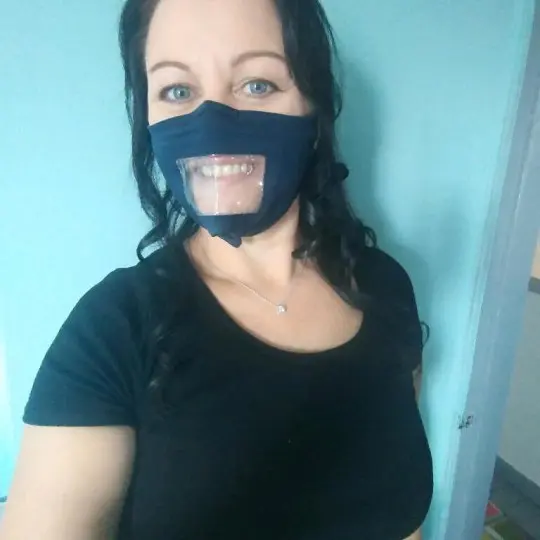 Clear panel facemask