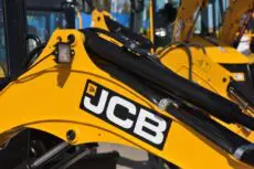 Business Secretary Jonathan Reynolds is set to meet JCB chief executive Graeme Macdonald after the company raised urgent concerns about the impact of new US tariffs on British goods.