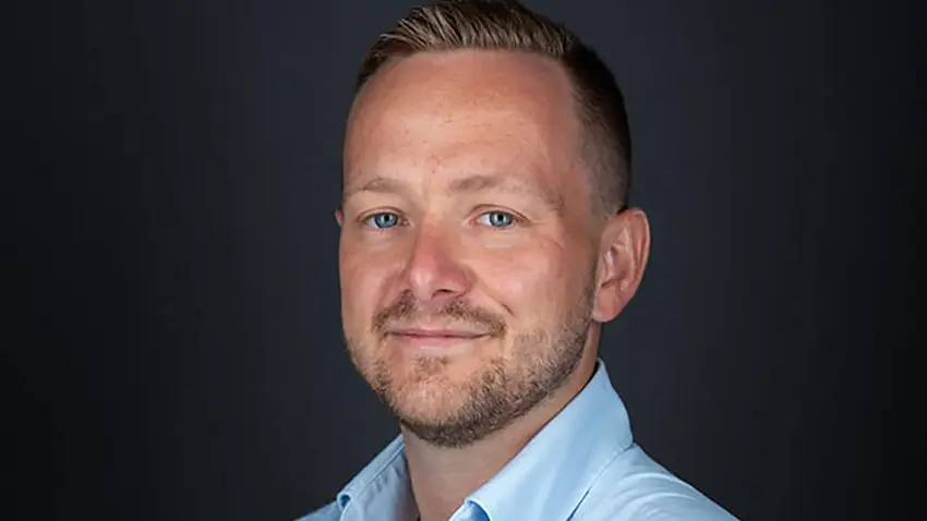 A 31-year-old cryptocurrency entrepreneur has stunned the tech world by raising more than £750m ($1.1bn) to build Britain’s biggest artificial intelligence data centre — despite his company never having completed one before.