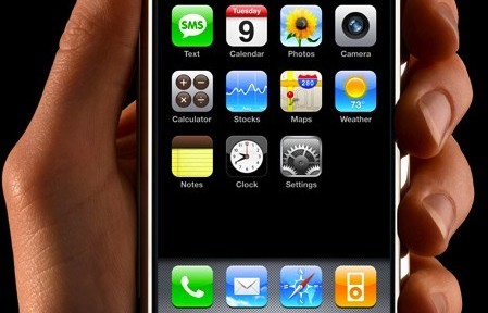 apple-iphone-in-hand-thumb_normal