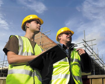 9559-Builders-Checking-Site-04