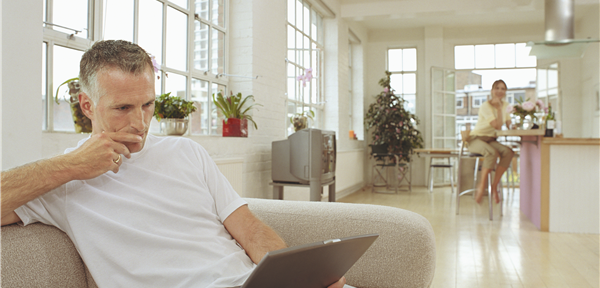 Prime Minister David Cameron today welcomed the news that Regus is giving 30,000 young entrepreneurs in England access to its global network of business lounges and administrative support.