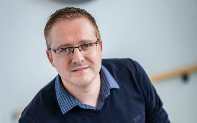 We talk to Dr David Heath the founder of Cutitronics, a multi-award winning beauty-tech company based in Scotland said to be the ‘Fitbit’ for skincare.