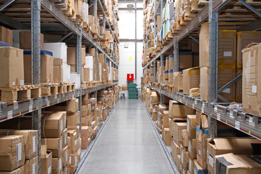 Distribution warehouse