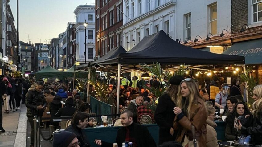 open air dining in soho