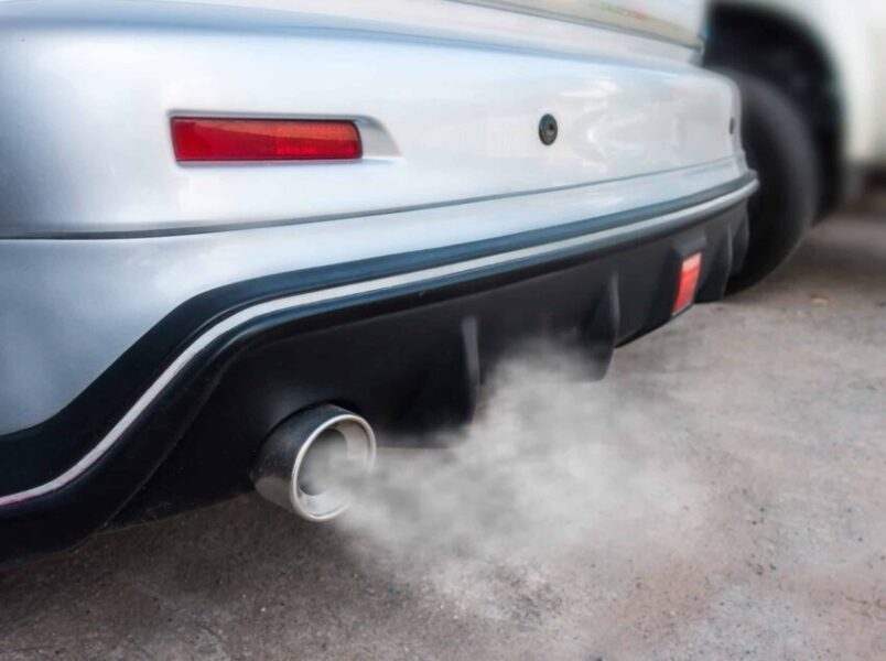 Car,Exhaust,Pipe,Comes,Out,Strongly,Of,Smoke,,Air,Pollution