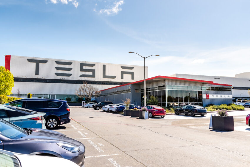 Tesla went into a sudden reverse on Wall Street today after Elon Musk said that a deal to sell 100,000 cars to Hertz, the American rental business, had not yet been signed.