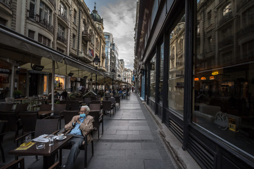 Business leaders have called on the government to move quickly to restore confidence amid the rapid spread of Omicron and fears that a large number of workers will call in sick, creating further disruption to supply chains.