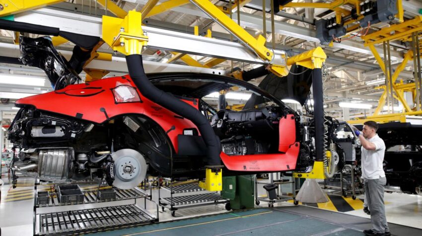 Output and jobs in the manufacturing sector continued to grow at the end of last year as supply chain disruptions began to ease.