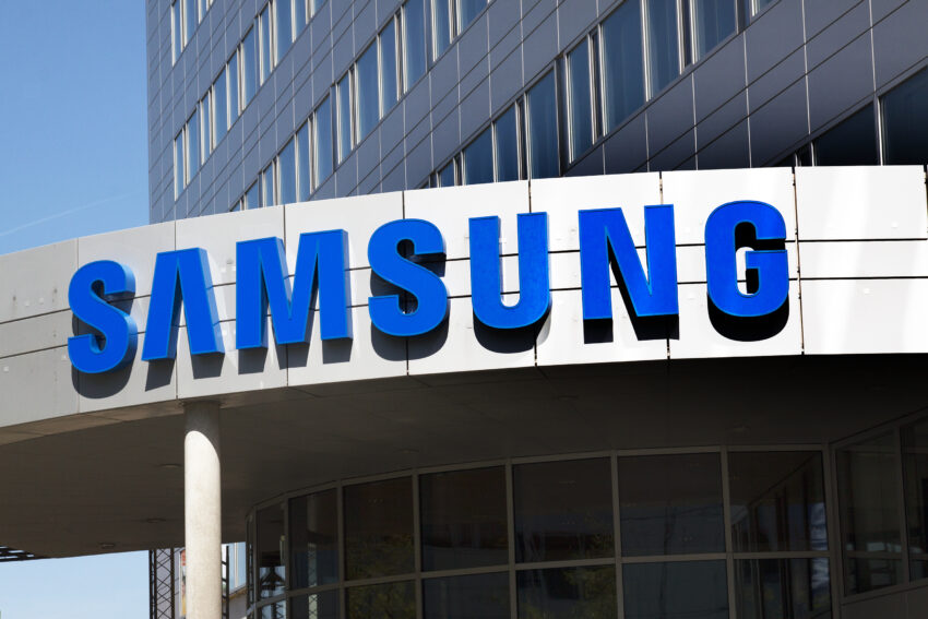 Samsung, the South Korean electronics company, has decided to do away with replaceable batteries altogether and has created a remote control that is powered through radio waves and solar energy.