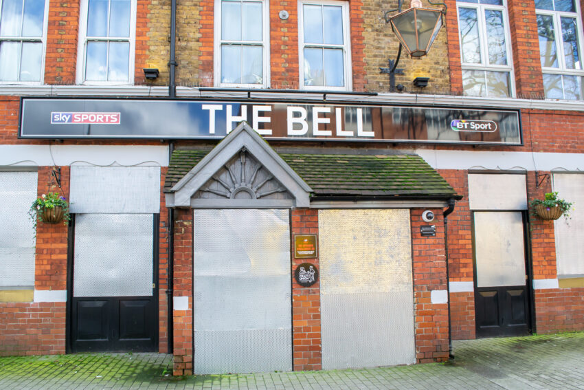 Pub landlords are facing an “extinction” this winter as a majority of operators said they feared being forced to shut down in the coldest months.