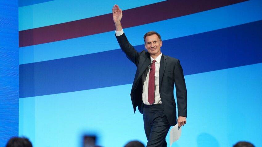 Jeremy Hunt unveils freeze on civil service recruitment