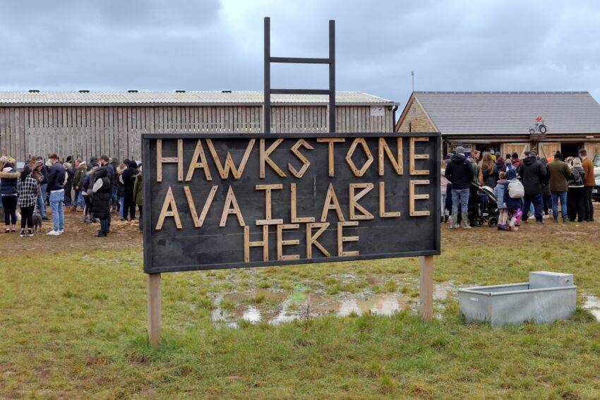 Jeremy Clarkson, known for his motoring prowess and recent foray into farming with the hit TV series Clarkson’s Farm, is reportedly exploring the possibility of running a country pub near his Diddly Squat farm in the picturesque Cotswolds village of Bourton-on-the-Water.