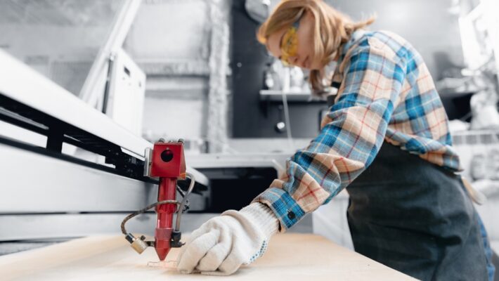 The fusion of technology and creativity has paved the way for innovative business opportunities. One such avenue that has gained significant traction is starting a business with a laser engraving machine.