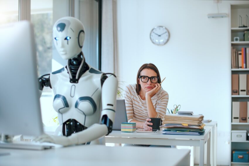 More than a quarter of UK workers are worried that artificial intelligence could lead to job losses, according to new research that has prompted calls for businesses to adopt clear policies on AI use and maintain open communication with staff.