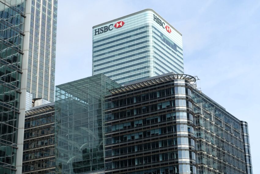 HSBC has told thousands of UK employees that their pay could be cut if they fail to meet new in-office attendance requirements, as the bank steps up efforts to tighten its hybrid working policy.